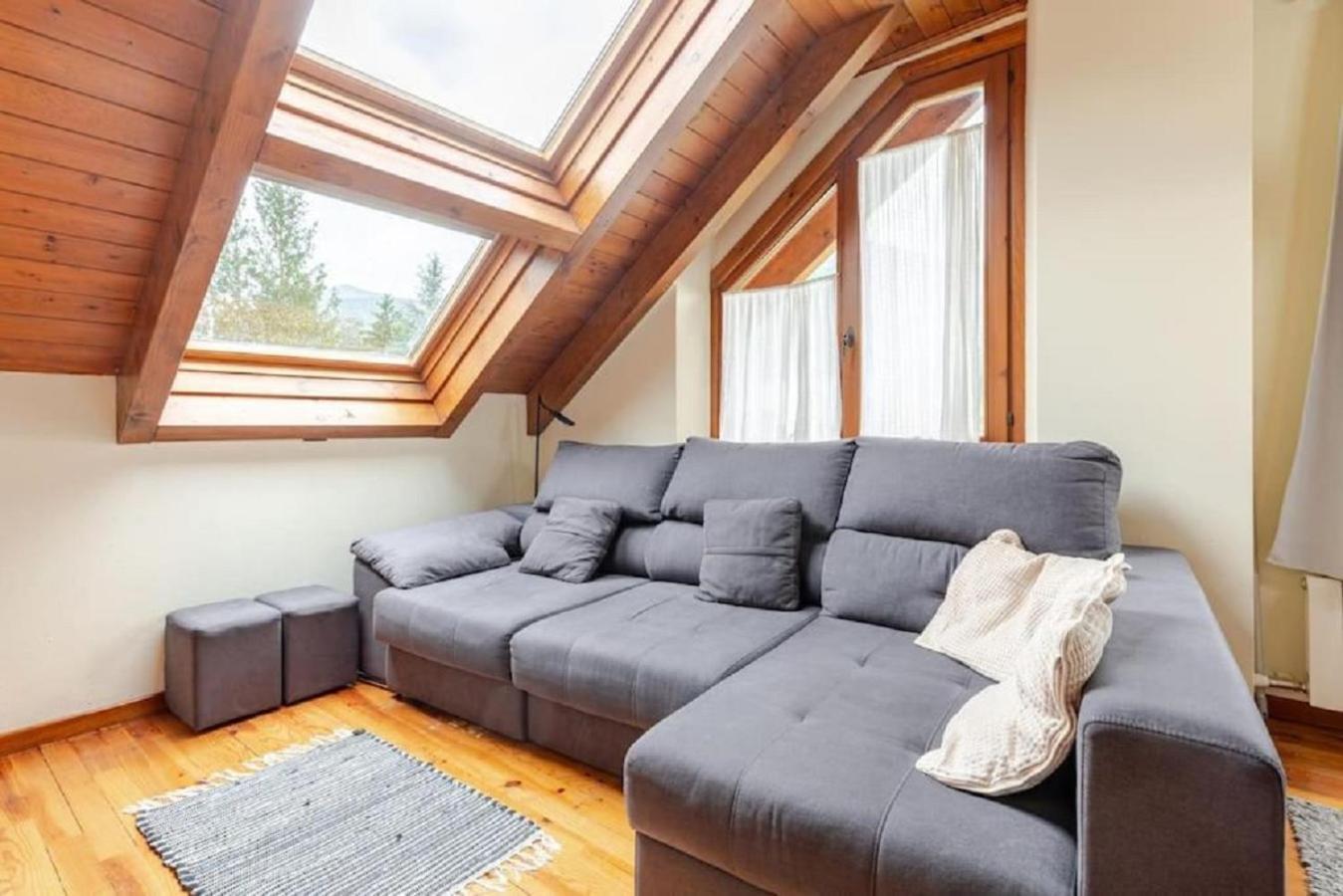 Family Attic Esterri Esterri d'Àneu Exteriör bild